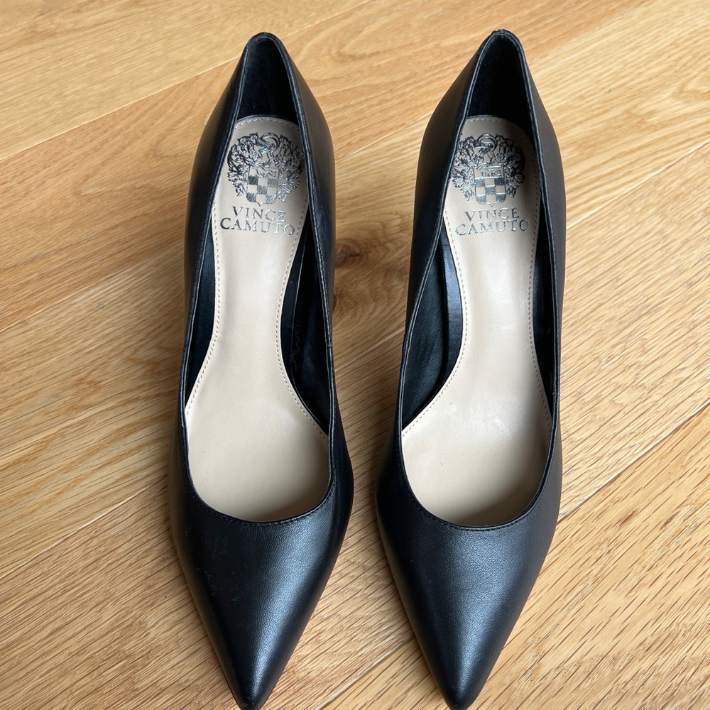 Vince Camuto Black Pointed Toe Heels